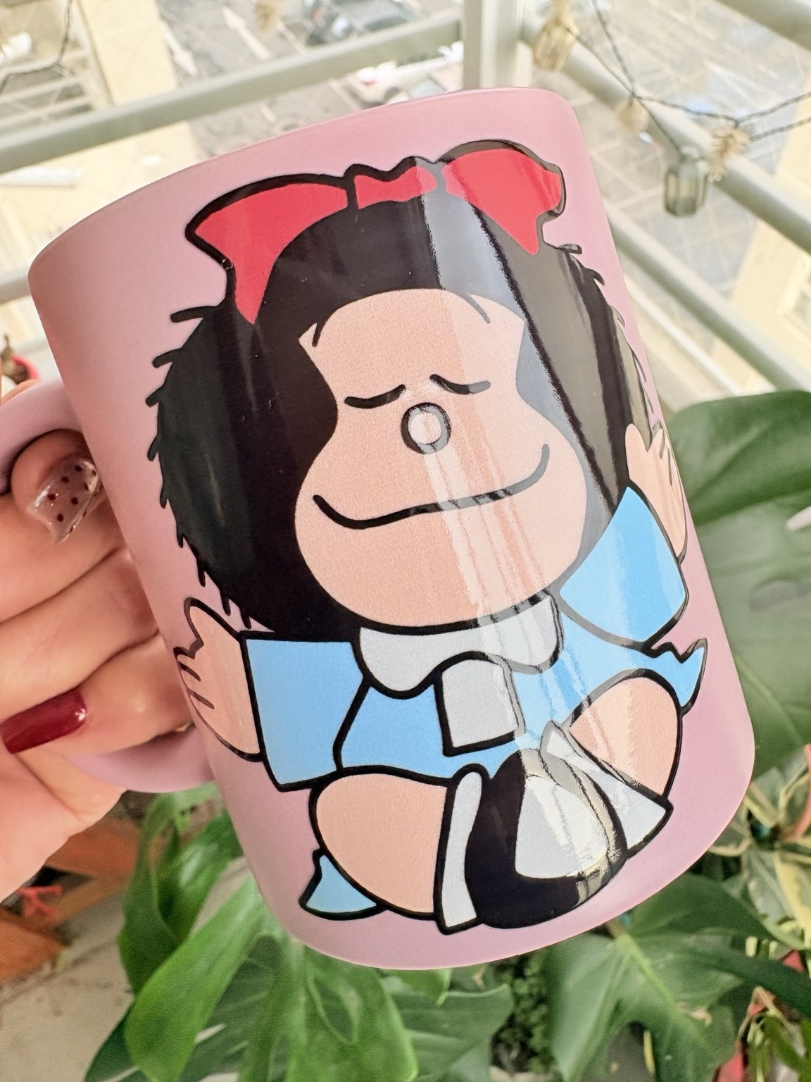 Tazón rosado con Mafalda