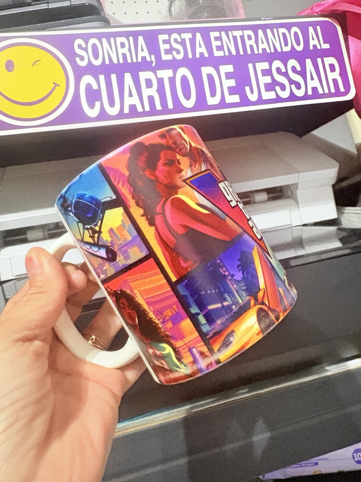 Tazón con diseño colorido
