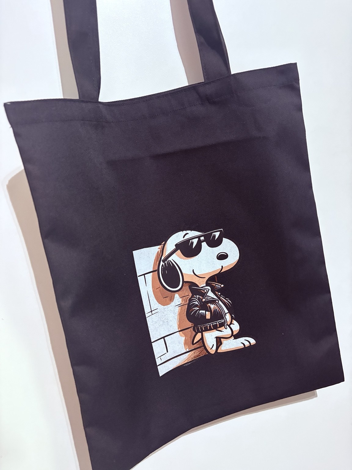 Tote bag negra con Snoopy