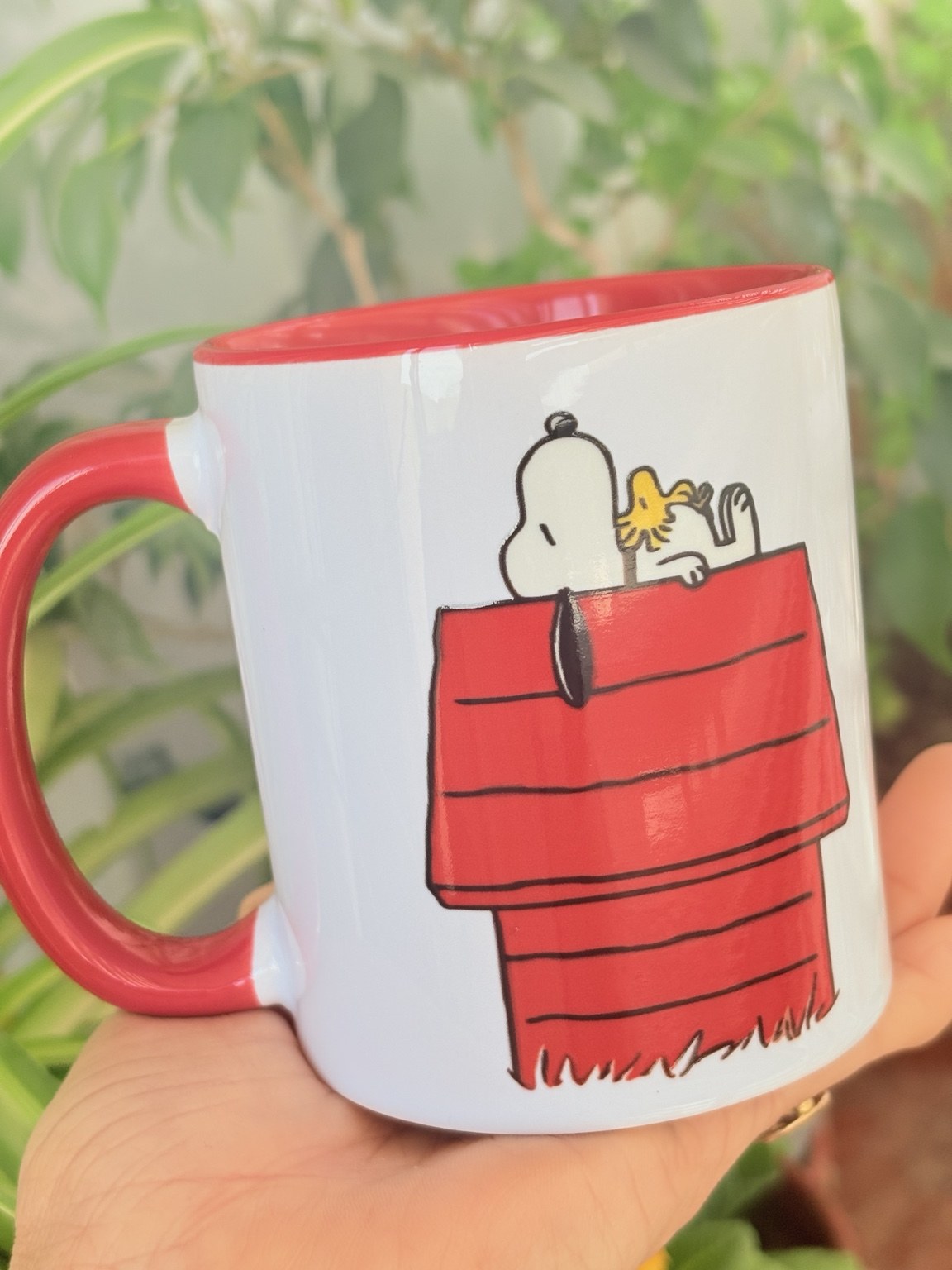 Tazón con asa roja y casita de Snoopy